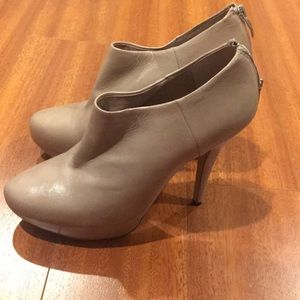 Vince Camuto Booties 8.5